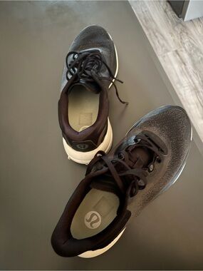 lululemon athletica Men's Black and White Knit Running Sneakers
